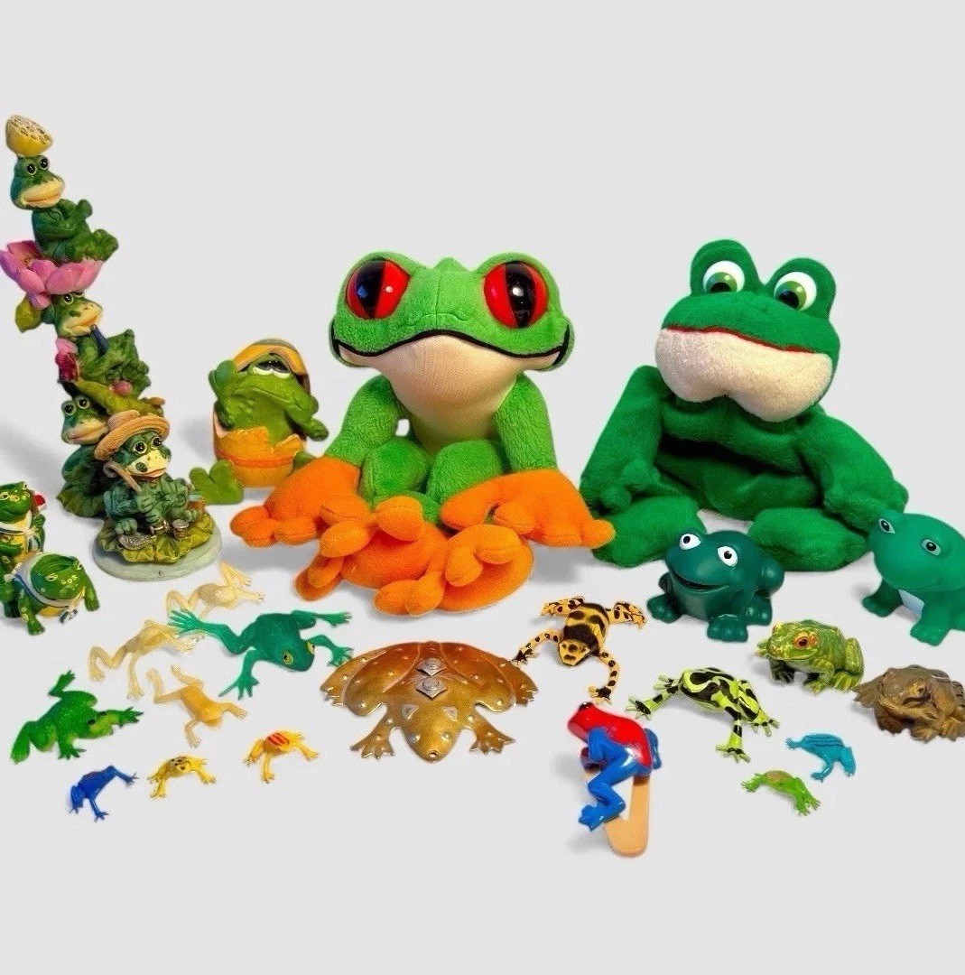 Vintage Frog Lot Webkinz Frizby Schleich Rainforest Cafe Cha Cha Resin
