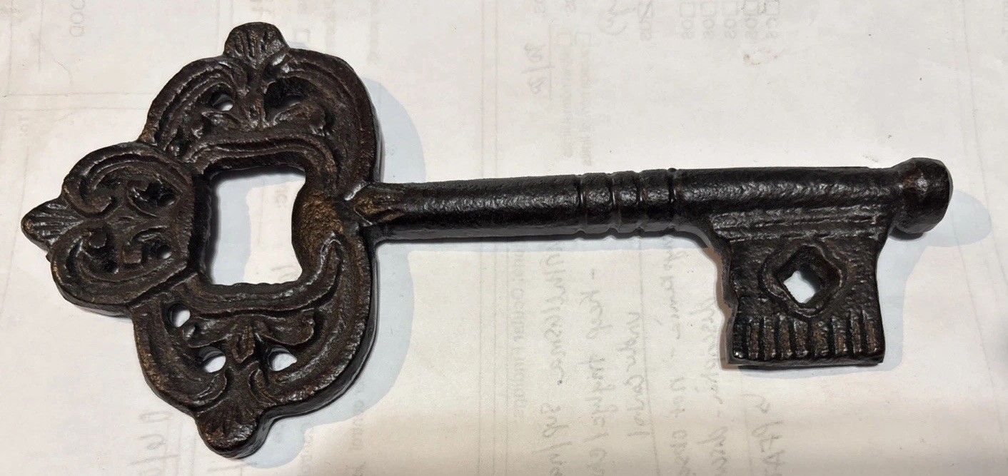 Victorian Master Door Cast Iron Skeleton Key. Decorative And Unique 6” Victorian Master Door Cast Iron Skeleton Key. Decorative And Unique 6”