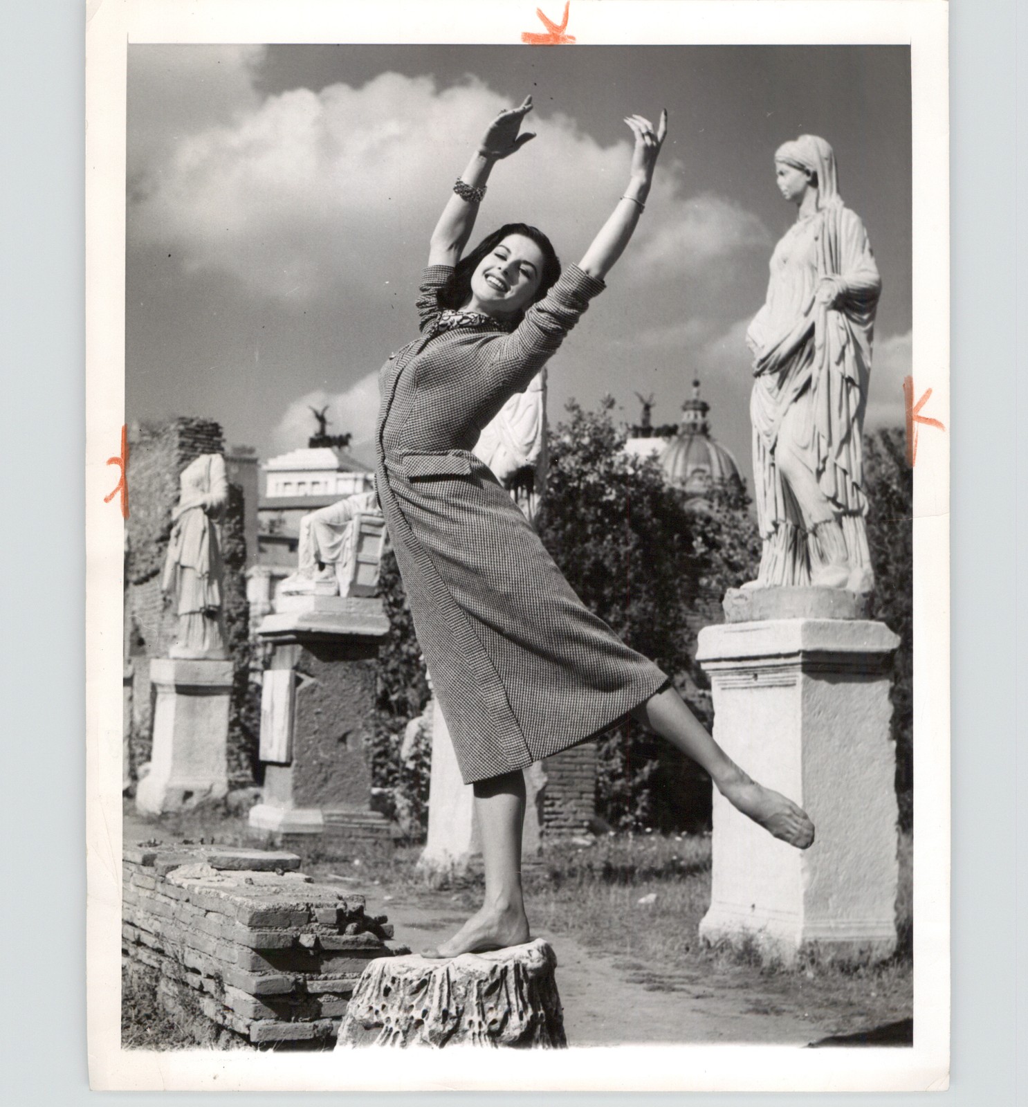 Ballerina Violetta Elvin Posing Among Ancient Roman Ruins 1954 Press Photo
