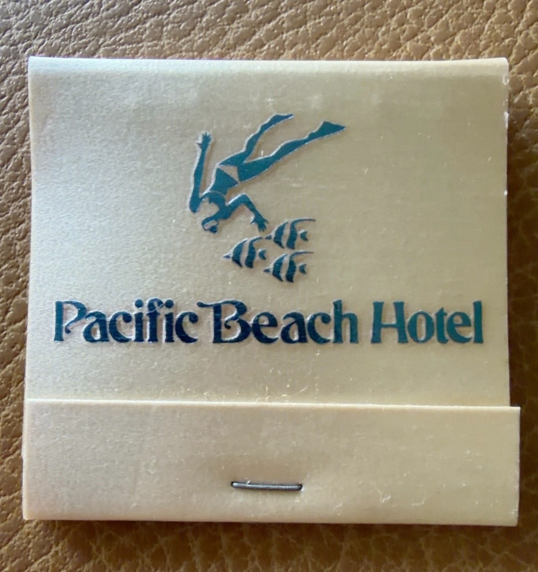 Vintage 1970s Pacific Beach Hotel Waikiki Hawaii Matchbook HTH Honolulu Unstruck