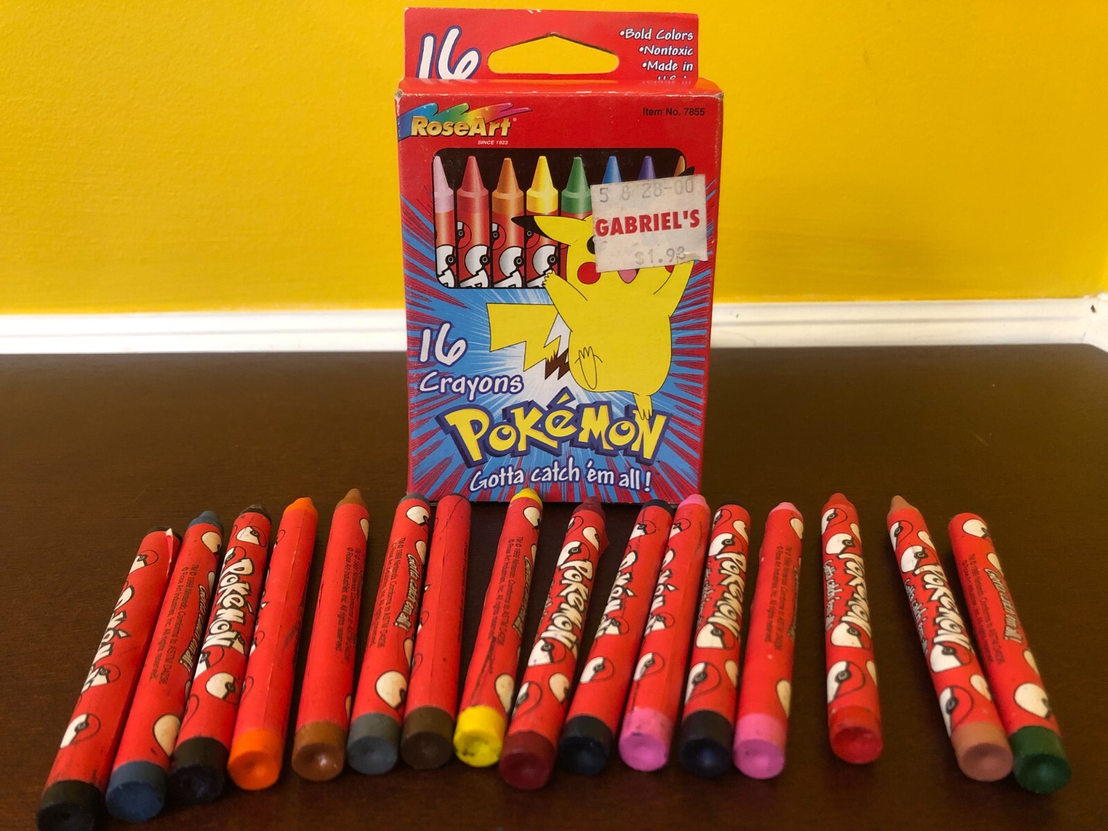 Original 1999 RoseArt Nintendo Pokemon 16-Crayon Box Unused NOS Pokeball Design
