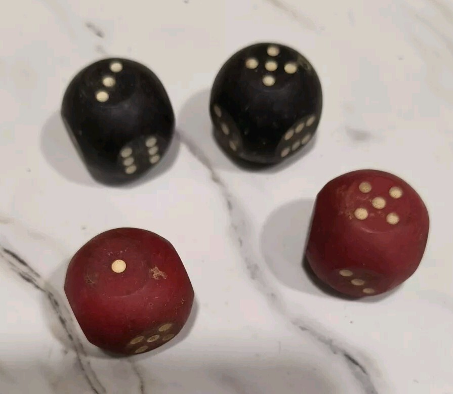 Vintage 4 Filled Dice Wooden Game 3/4\