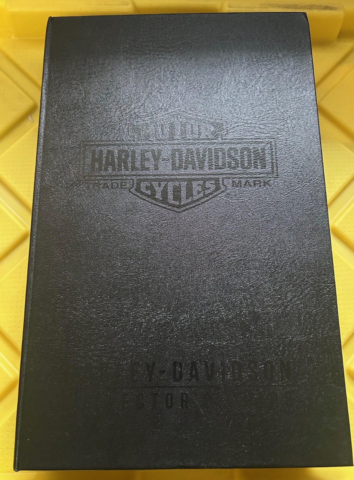 Lot of 96 WIDE PRINT Harley Davidson Poker Chips with Leatherette Display Book