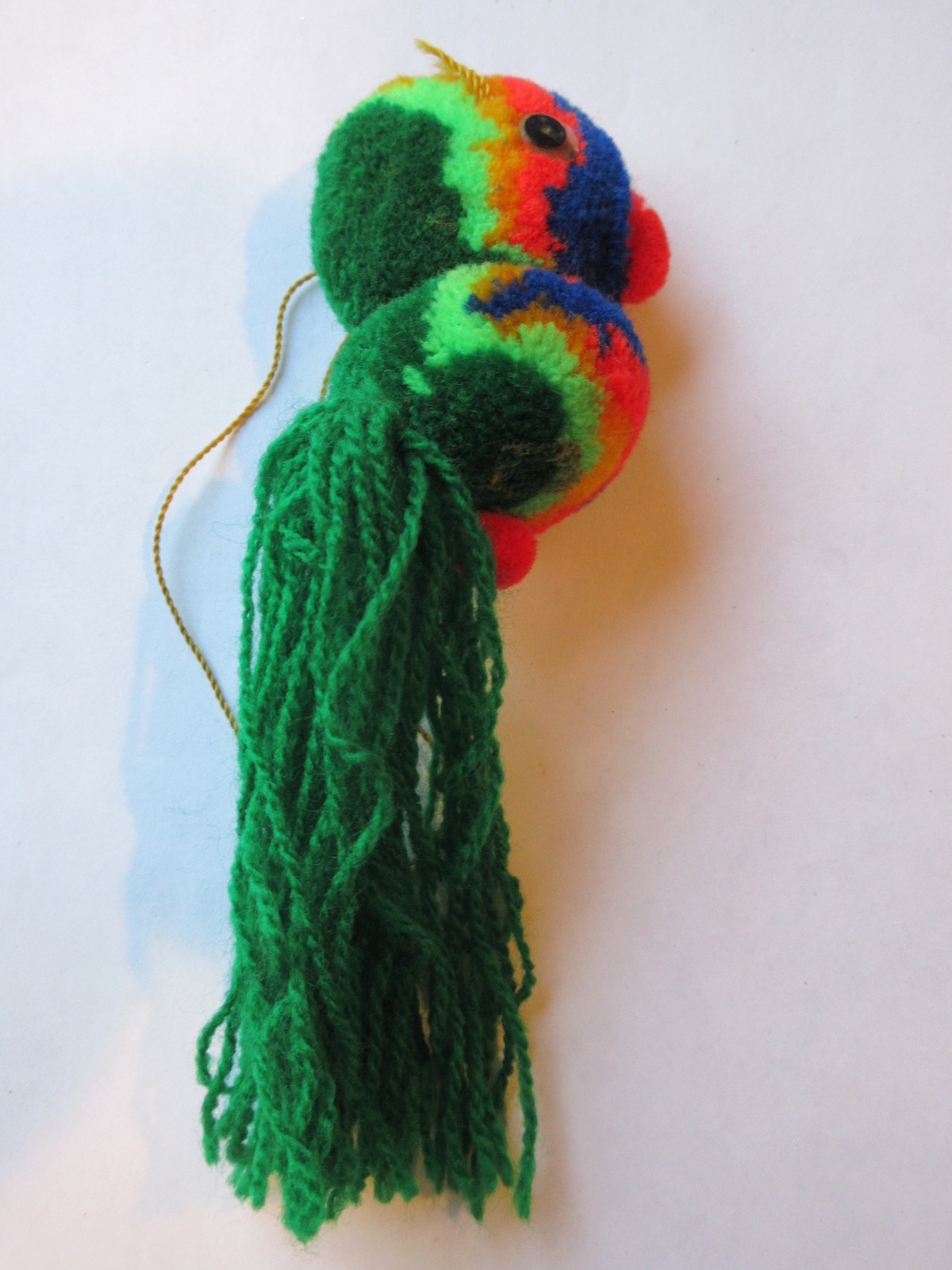 VINTAGE MEXICAN ART POMPOM YARN PARROT CHRISTMAS ORNAMENT 5 1/2\
