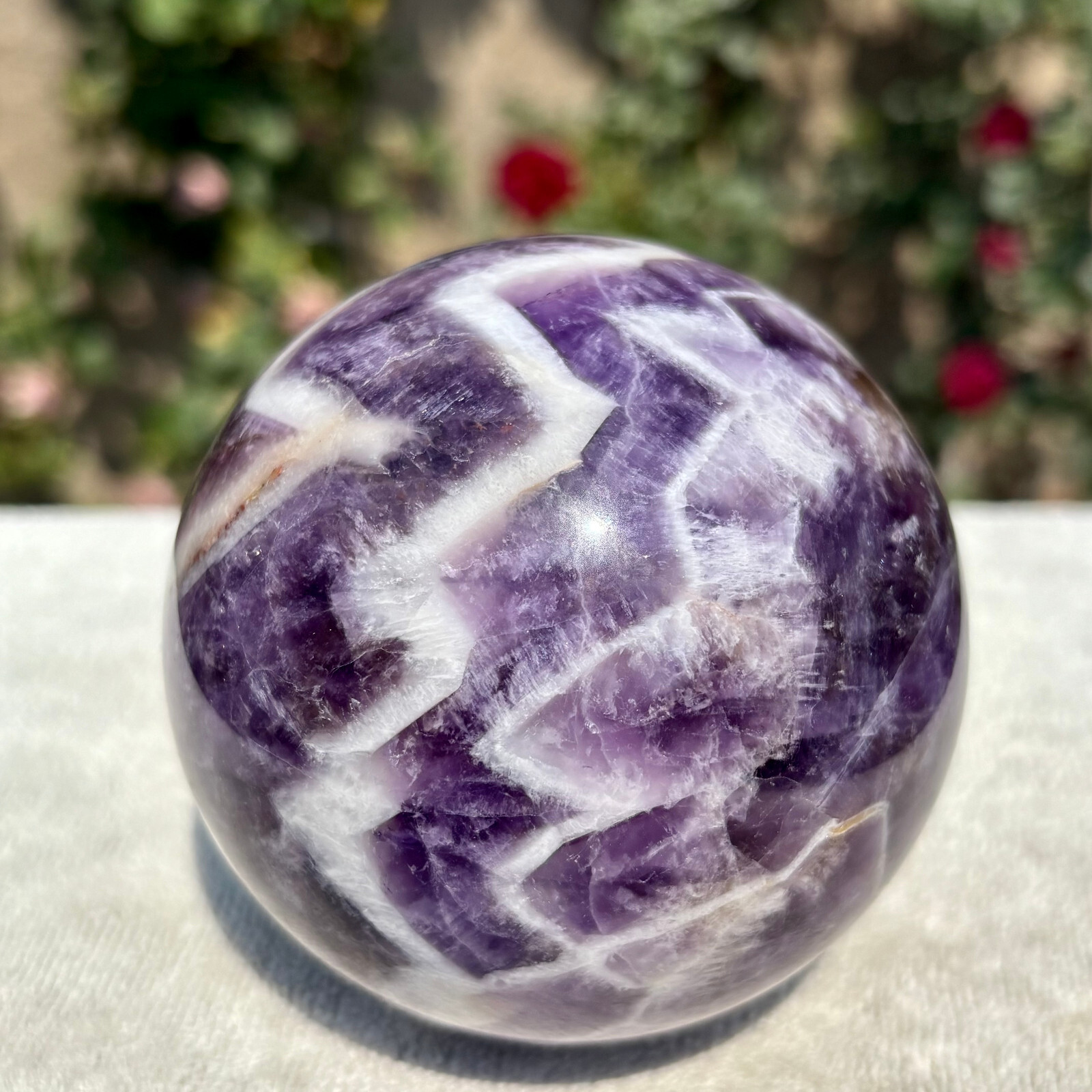 1.5LB Large Natural beautiful Dream Amethyst Quartz Crystal Sphere Ball Healing