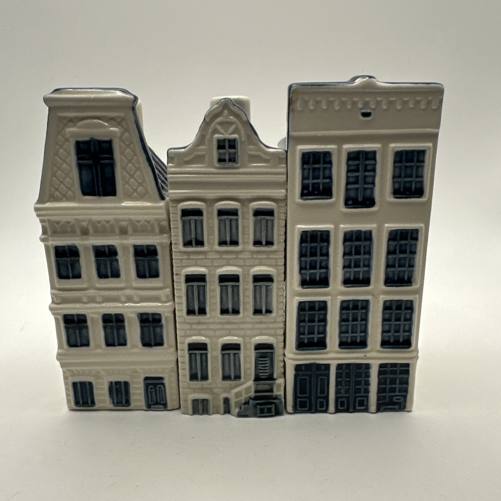 KLM Delft Blue Houses #47, 58, 61 by BOLS~EMPTY Royal Distilleries Holland