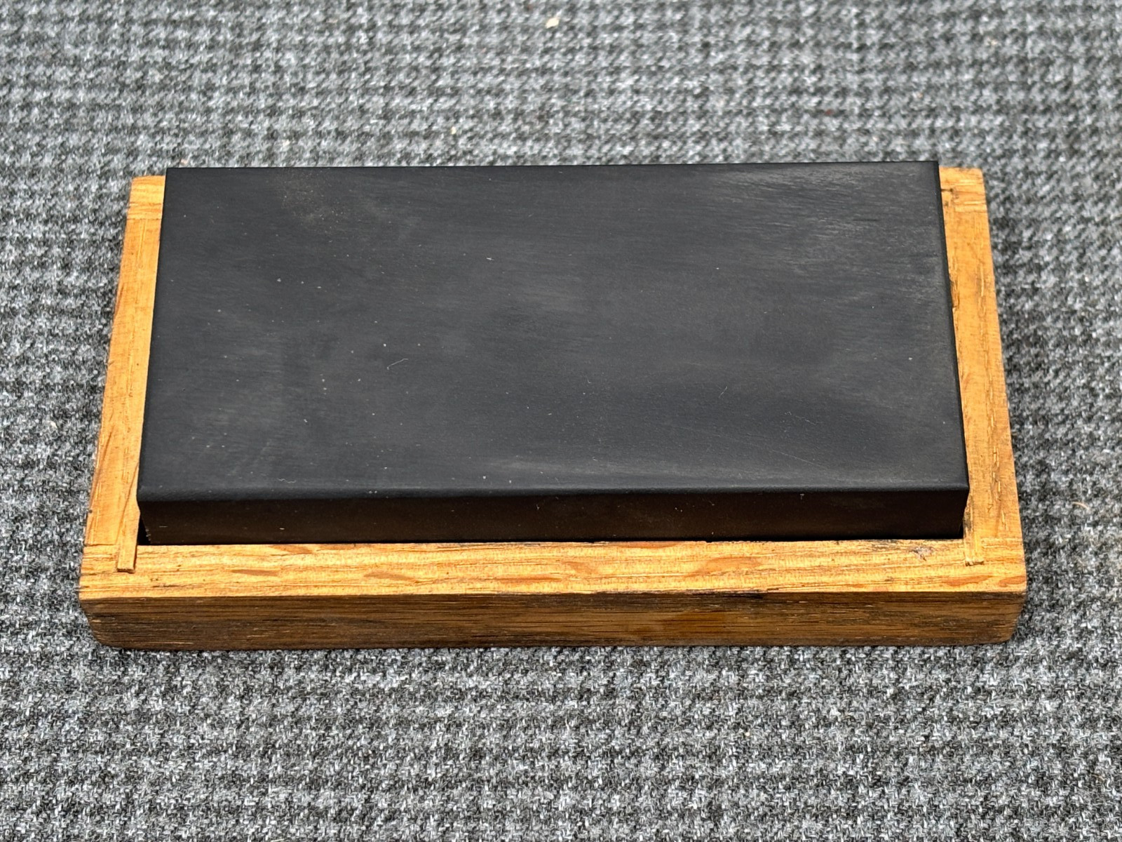 B35 Smith\'s / Norton Black Hard Arkansas Sharpening Stone - 4\