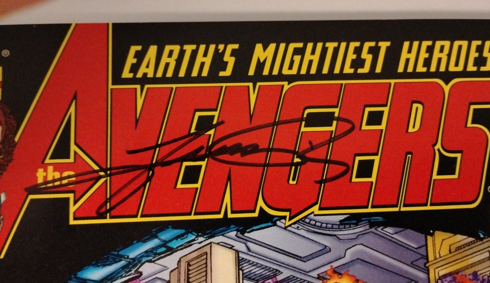 AVENGERS #24 Comic Signed by Artist GEORGE PEREZ Autograph Marvel Near Mint 1999