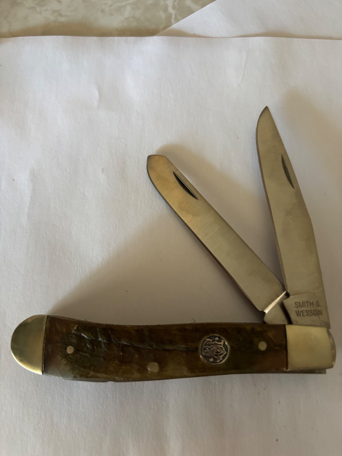 Smith and Wessonck1027 2 blade bone handle knife Smith and Wessonck1027 2 blade bone handle knife