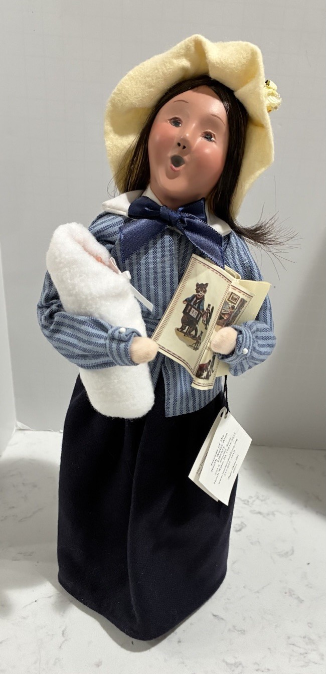 Byers Choice Carolers Rare North Wales library Exclusive Story Telller EXC