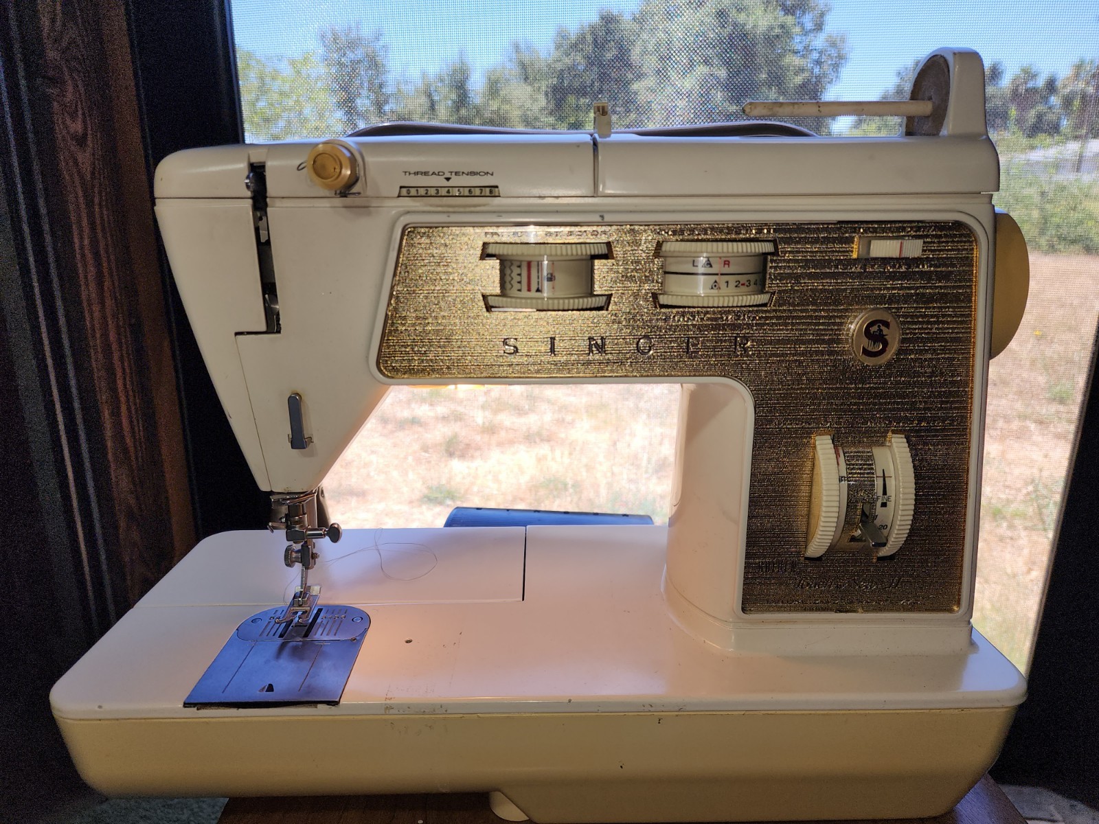 Vintage Singer Sewing Machine Golden Touch& Sew 750 Deluxe Zig Zag Pedal Tested