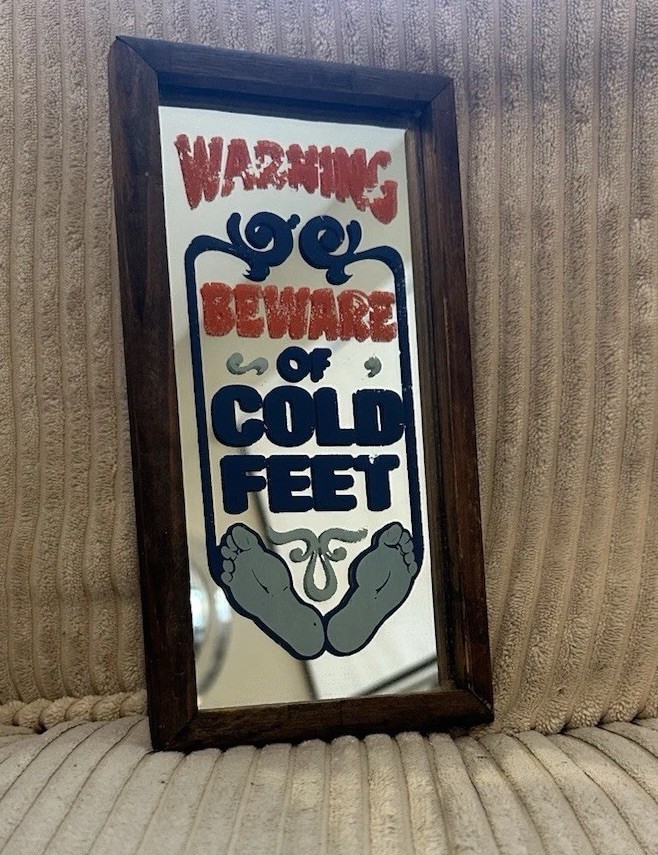 👣 Vintage 1974 Wallace Berrie Co Mirror Novelty Beware Of Cold Feet Retro 👣