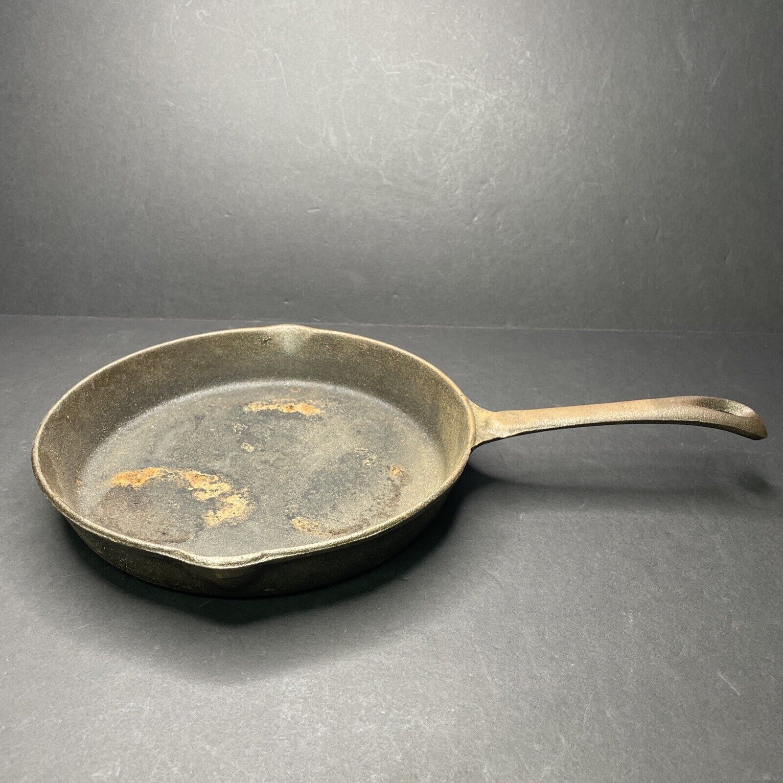 Antique c1910s Cast Iron Skillet Heavy Duty Frying Pan Foundry Poured Cookware
