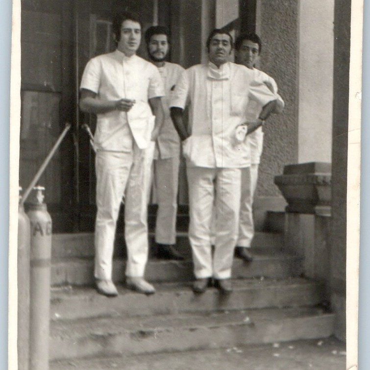 c1970s Hospital Medical Doctors Surgeons Uniforms Gas Tanks Snapshot Photo Vtg