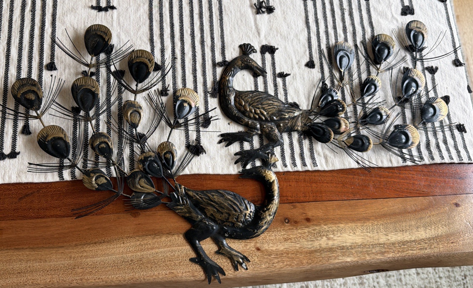 VTG Peacock Bird MCM Mid Century Tin Metal  Wall Hangings Pair Lot Of 2