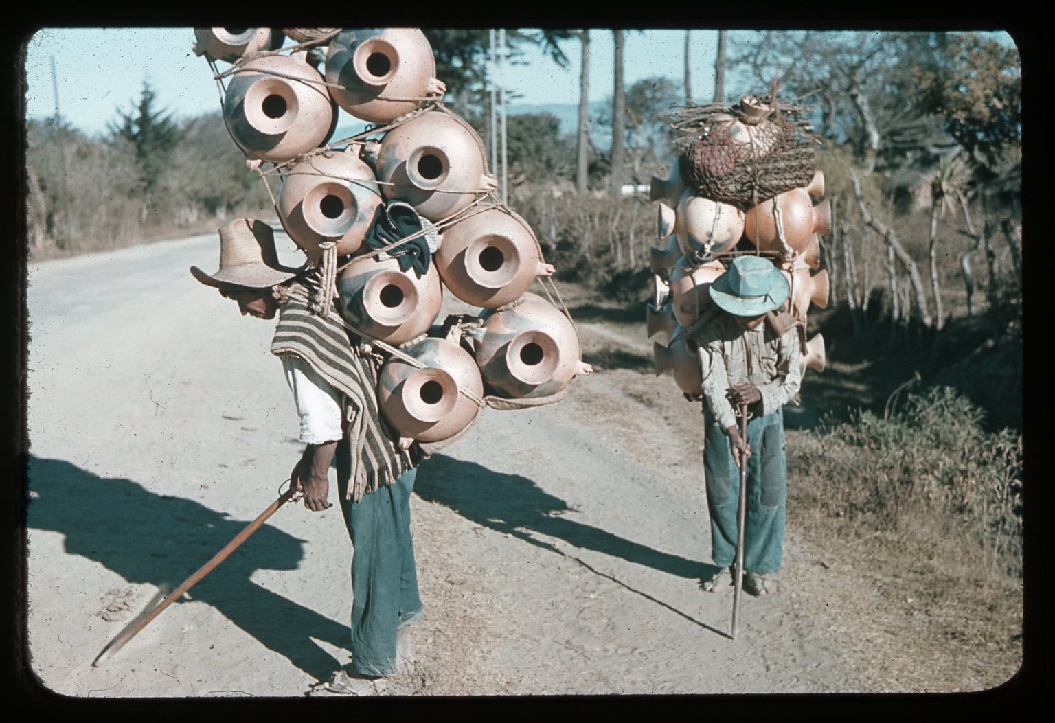 Sl44 Slide 1940’s Potters Carrying Clay Pots Mexico Guatemala 739a