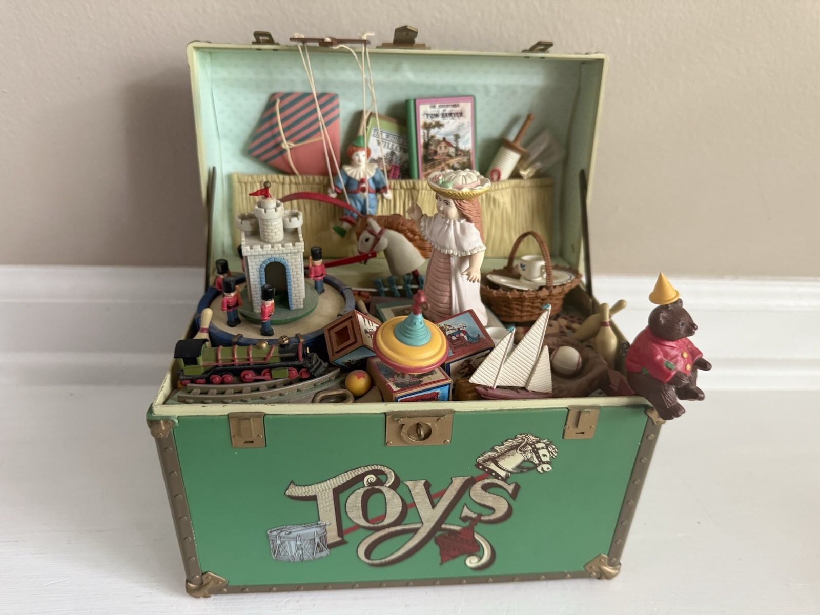 Vintage 1986 Enesco “Toy Symphony “ Treasure Chest Of Toys Music Box-Working 