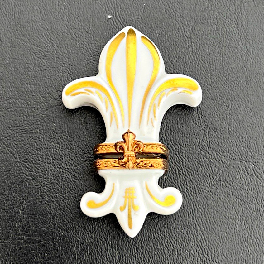Limoges France Handmade Porcelain Fleur-de-Lis Trinket Box White Gold