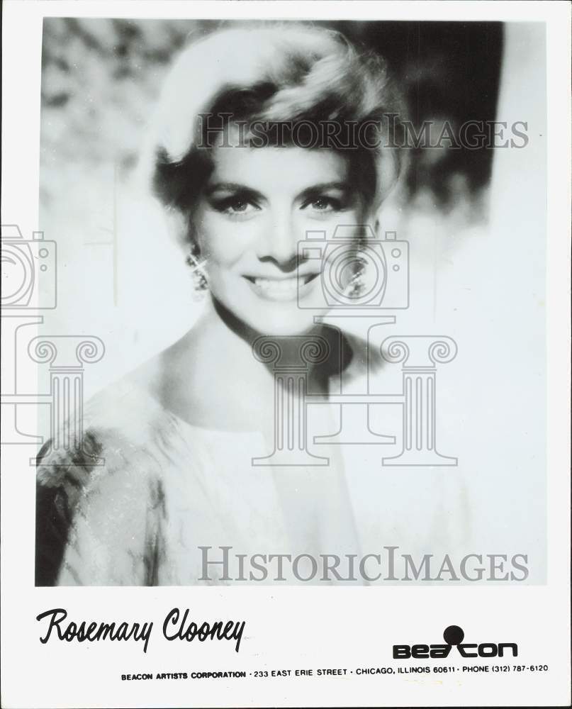 1982 Press Photo Singer Rosemary Clooney - afa54789