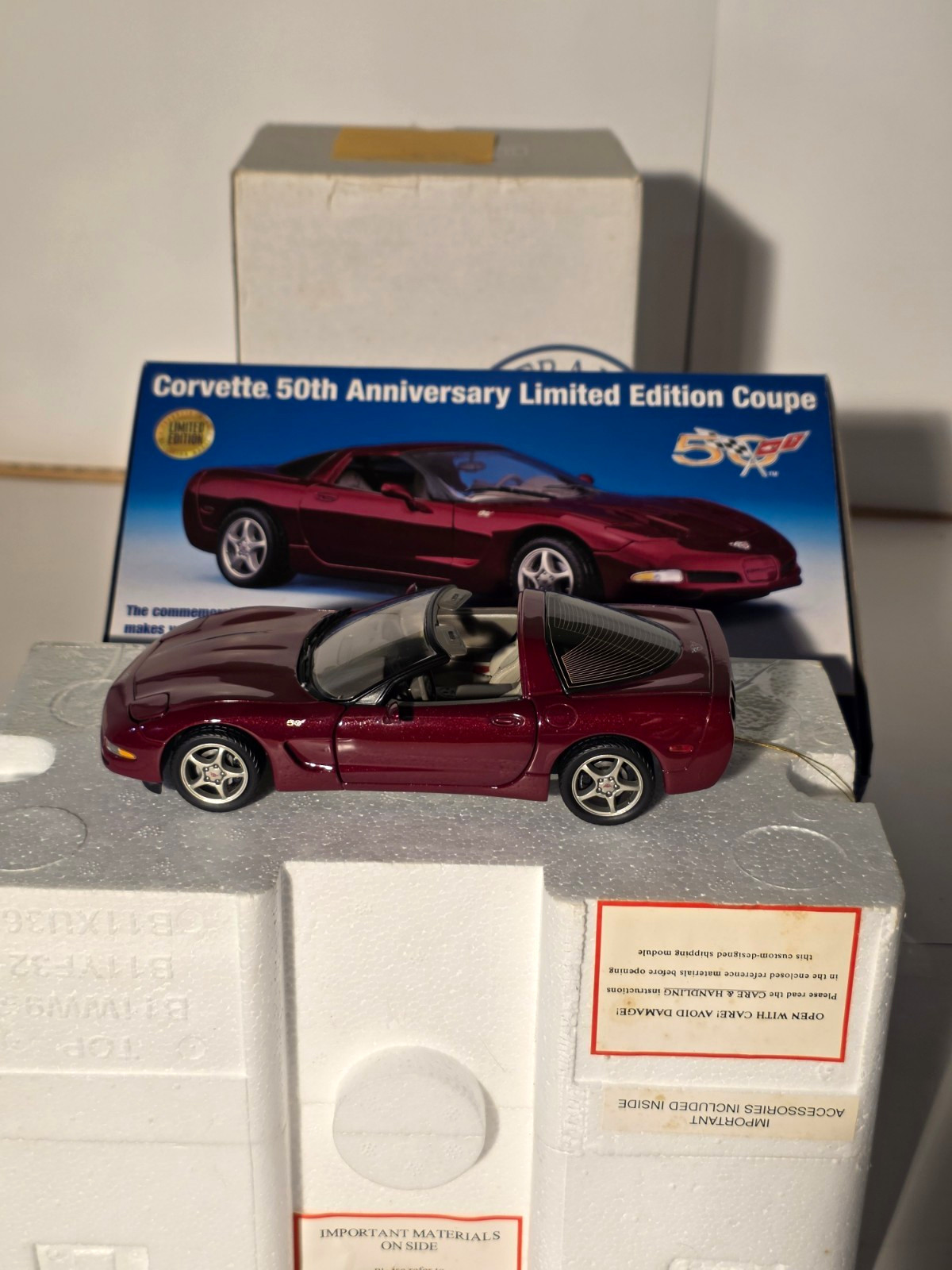 Franklin Mint 1:24 Chevrolet 2003 Corvette 50th Anniversary Limited Edition