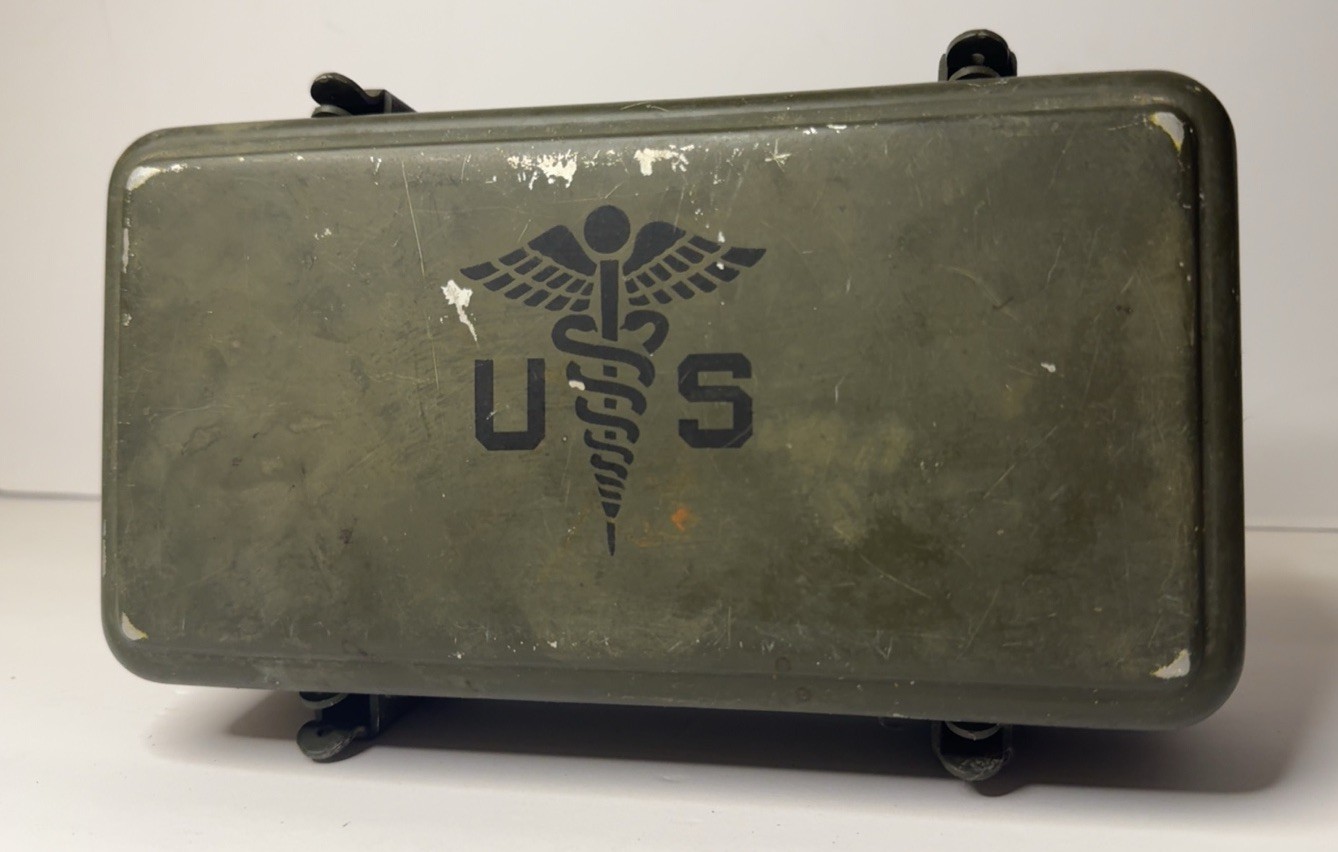 Vtg US Army Medical Field Box 6545-922-1200 Louisville Paper Label OD Green