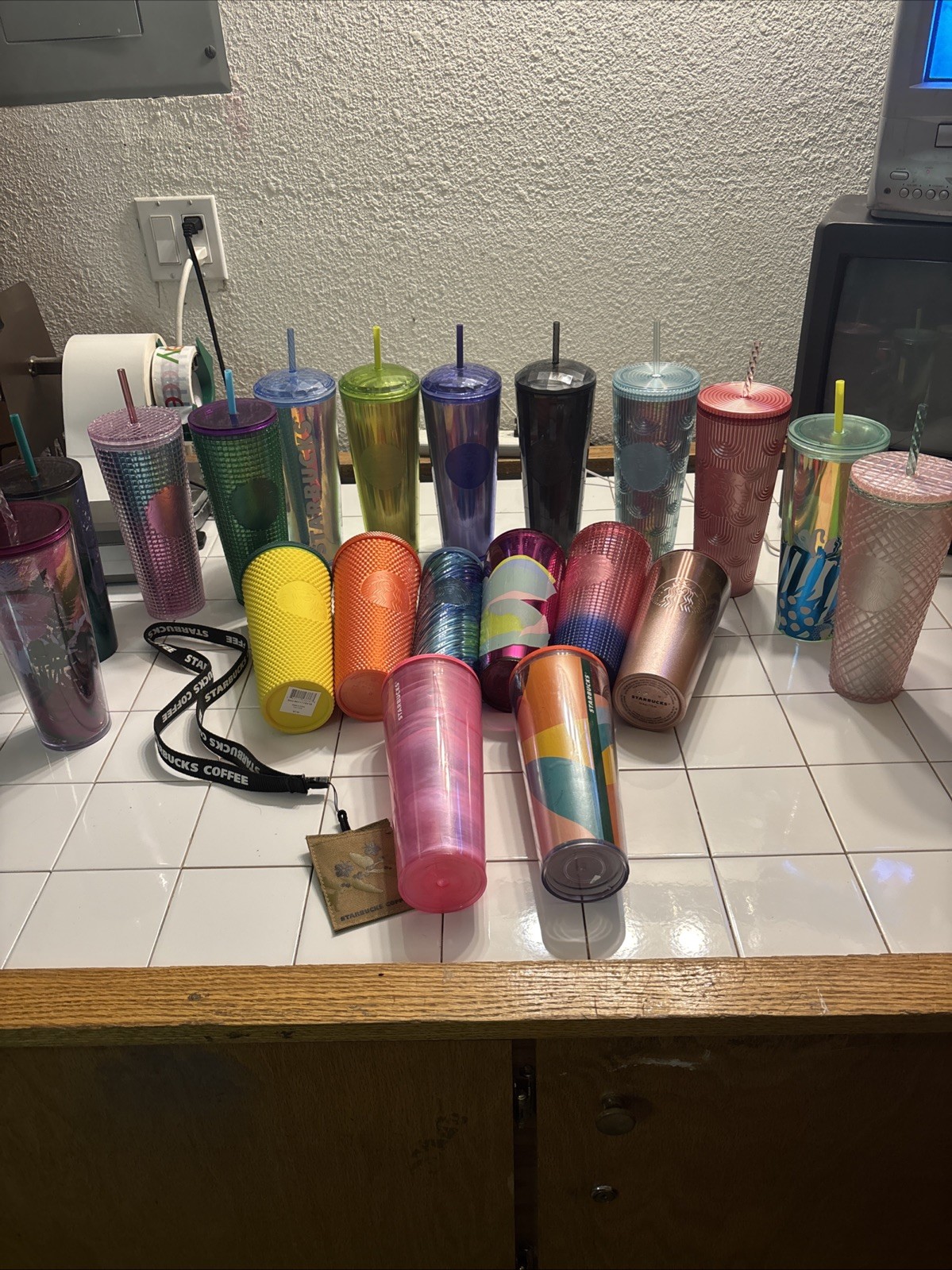 Lot Of 20 Various Starbucks Tumblers 5 with Straw Missing And Lanyard