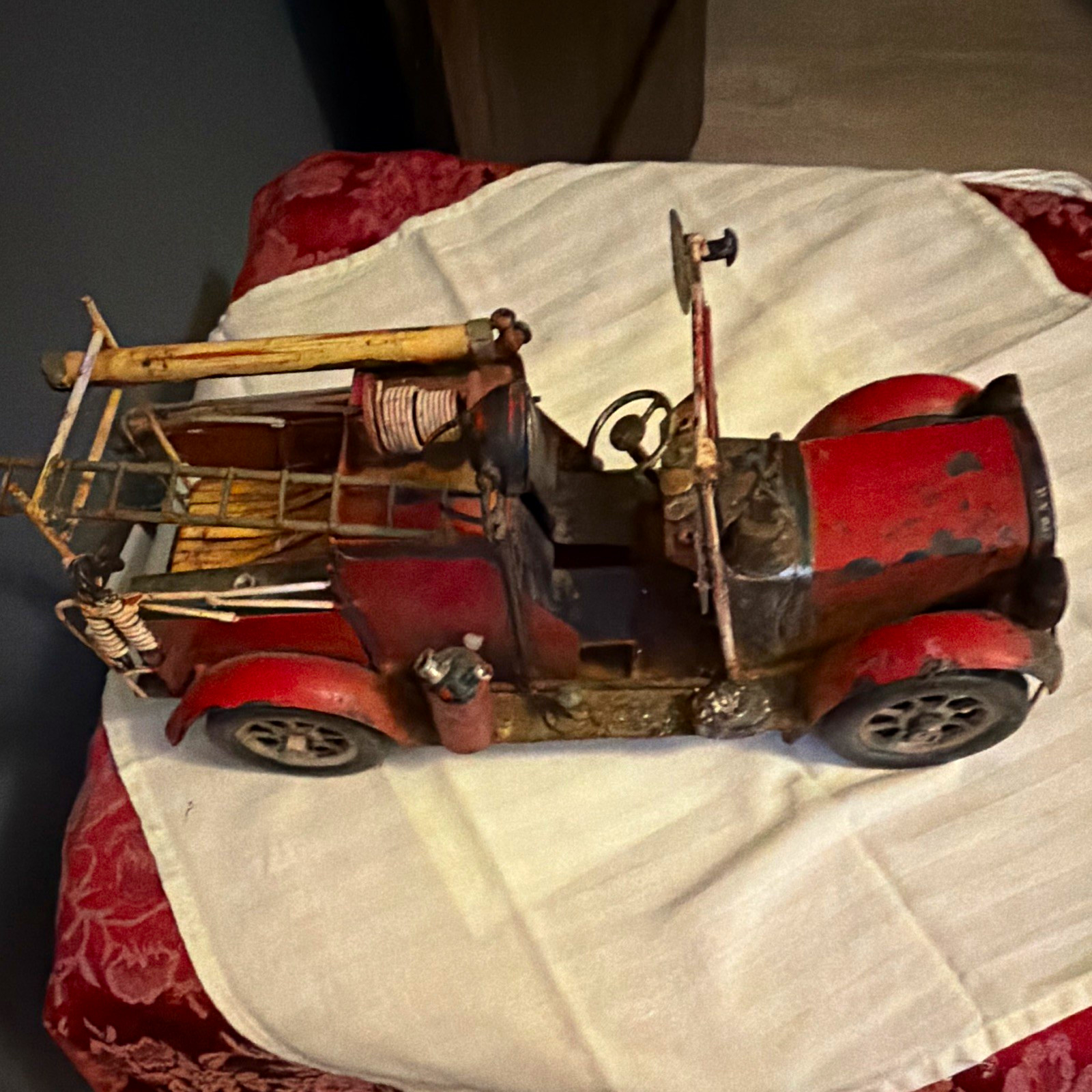 Vintage Style Metal Fire Truck Model Toy w/ Ladder, Hose Reel, Bell, Rescue