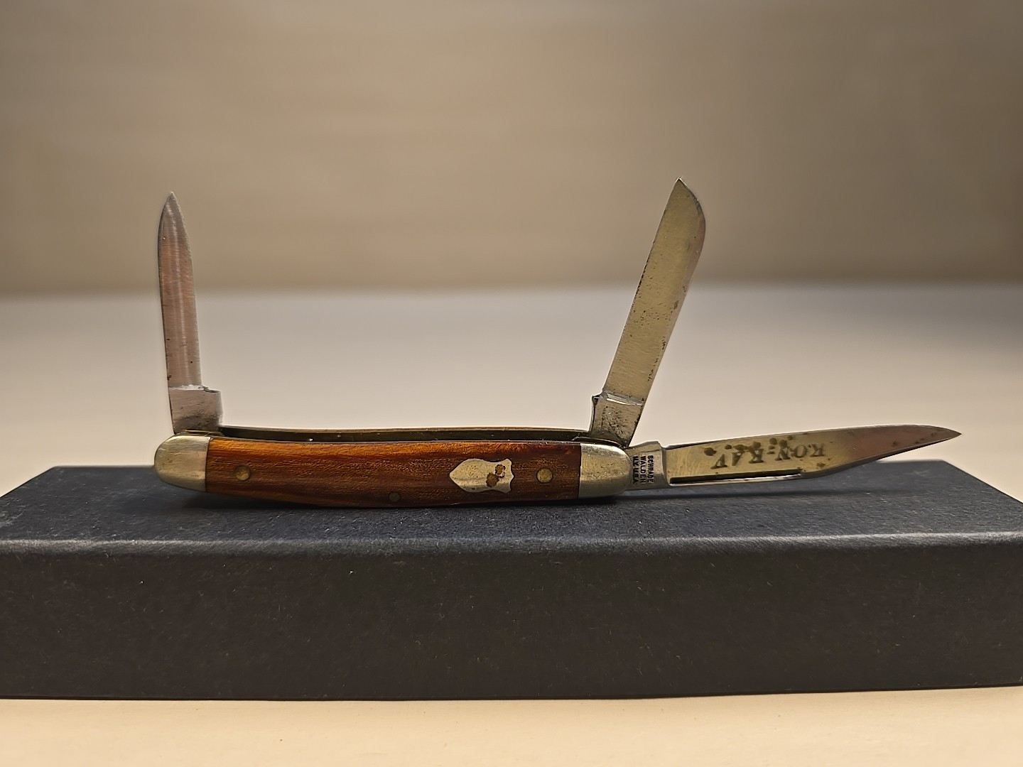 Vintage Schrade 805 Stockman Kon Kav Etch On Blade Wood 3blade Pocket Knife