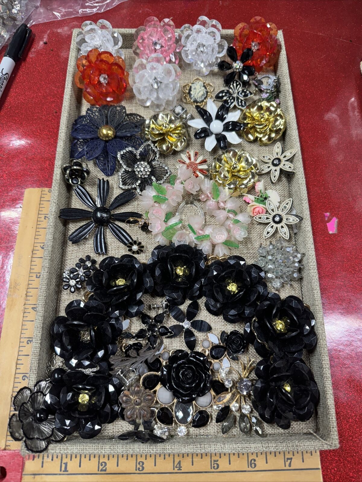 Flowers Mixed Junk Drawer Jewelry Lot Vtg- Mod Charms, & More J-16