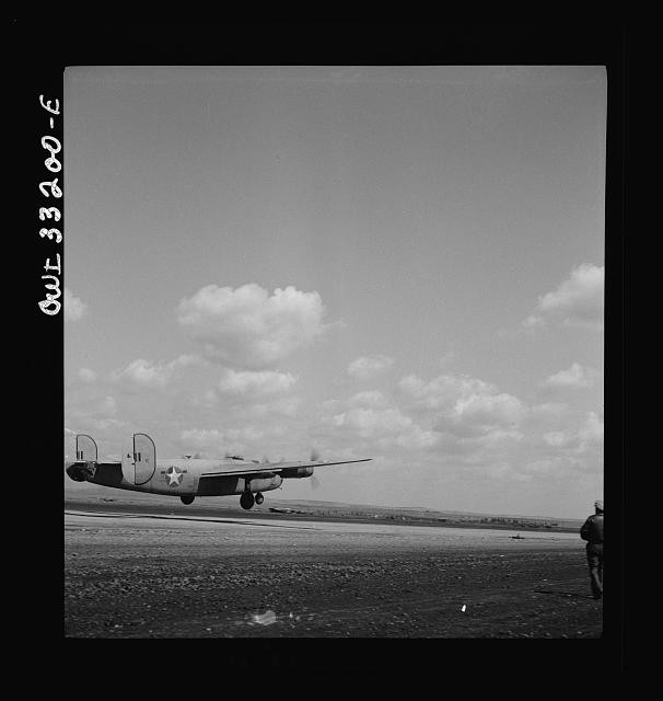 Photo:Libya 1943 B-24 Bomber U.S. Army 9th Air Force Airfield Base