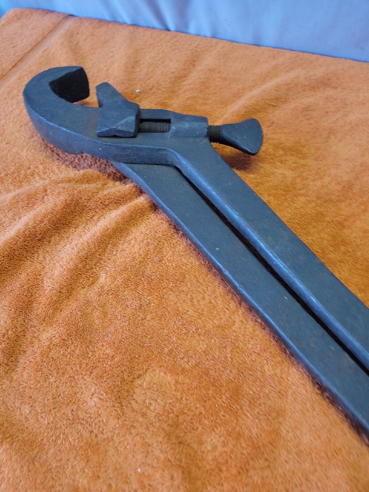 Q-Vintage Antique Rare Adjustable Pipe Wrench Iron, Monkey Wrench  Tractor/Auto
