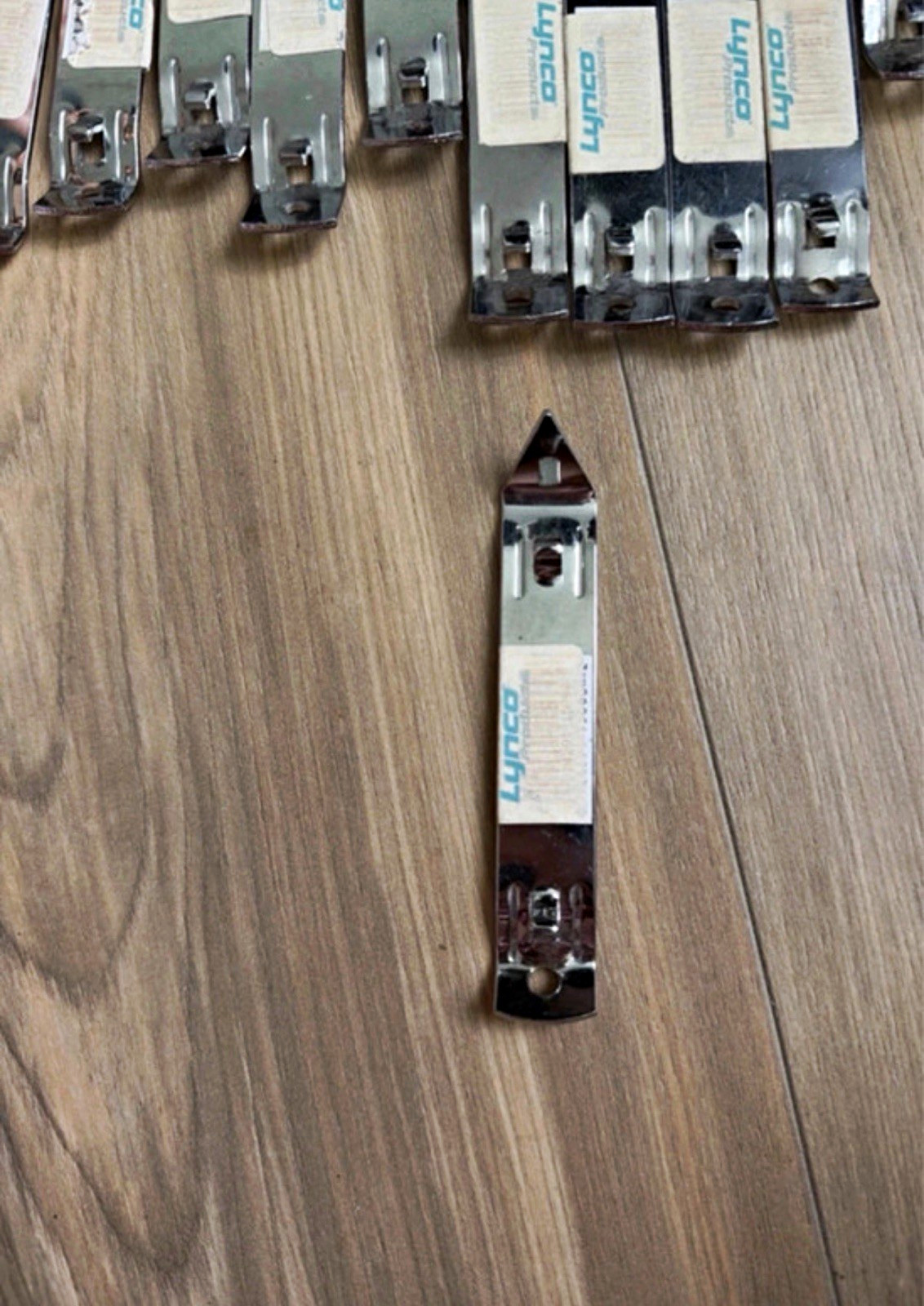 1pc Crunch key • Can & Bottle opener