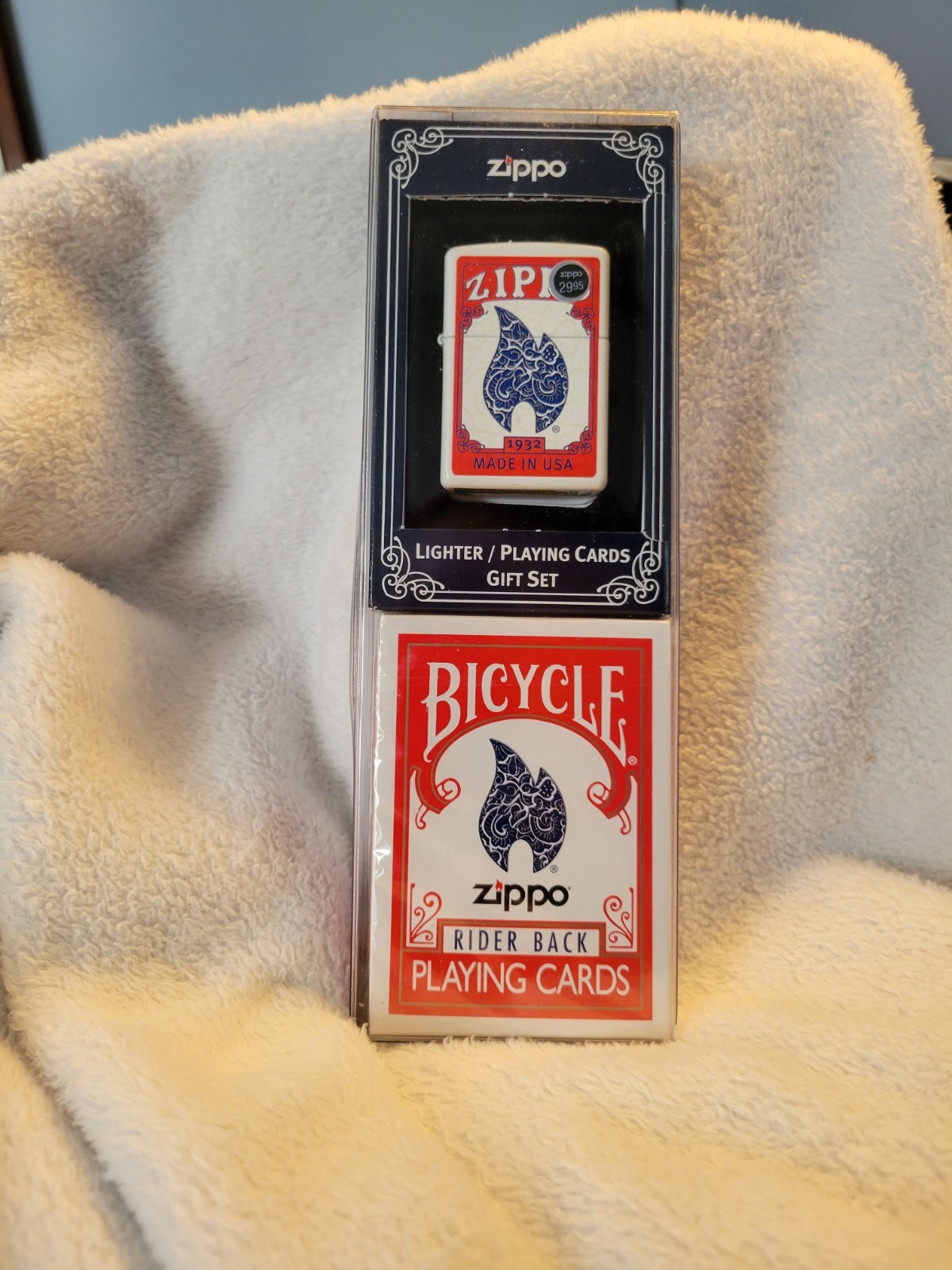 RARE 2010 Zippo Lighter - Bicycle Rider Back Playing Cards Gift Set