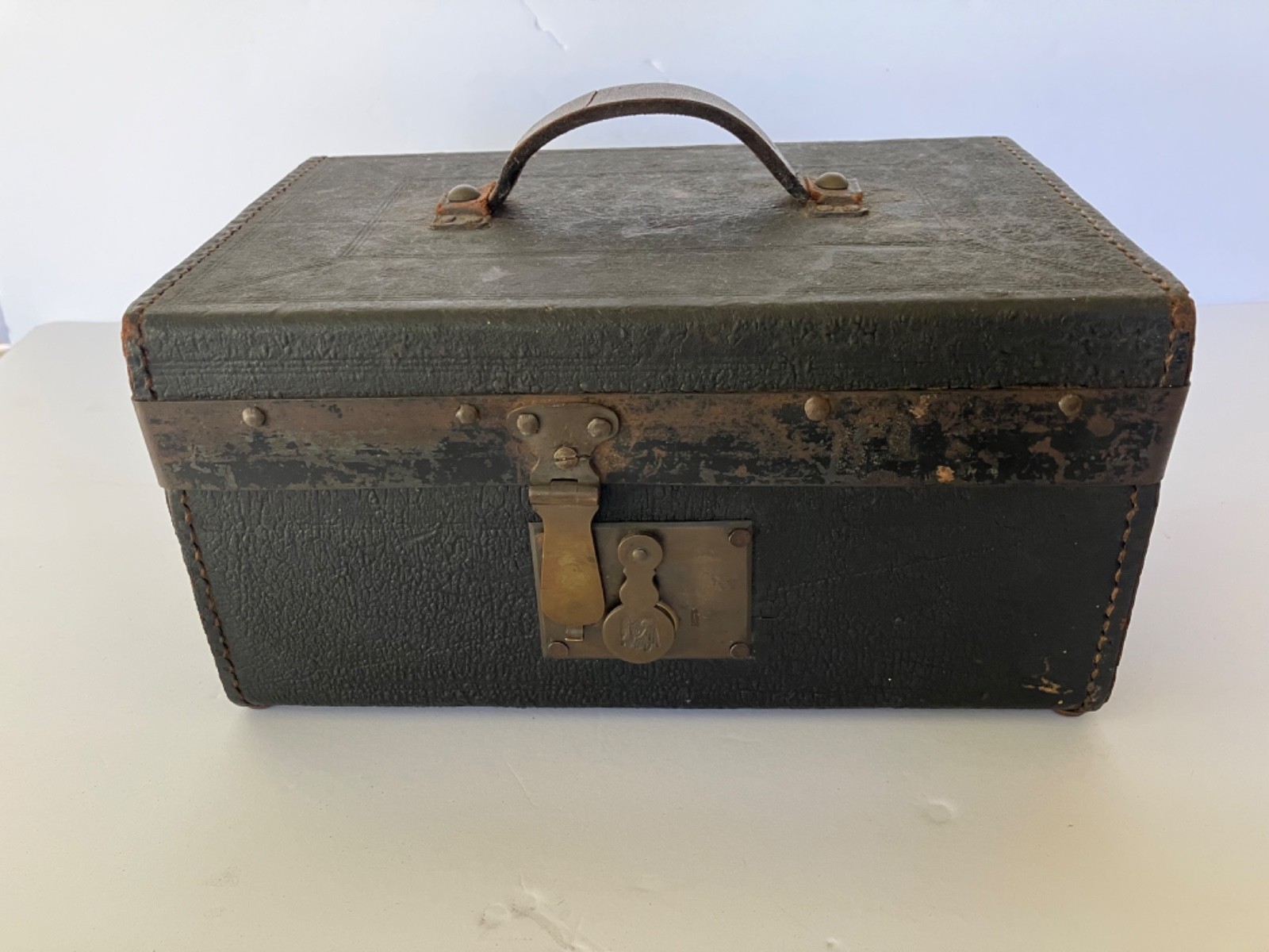 ANTIQUE MINIATURE DOCUMENT BOX SALESMAN SAMPLE TRUNK VICTORIAN ERA CASE WOOD