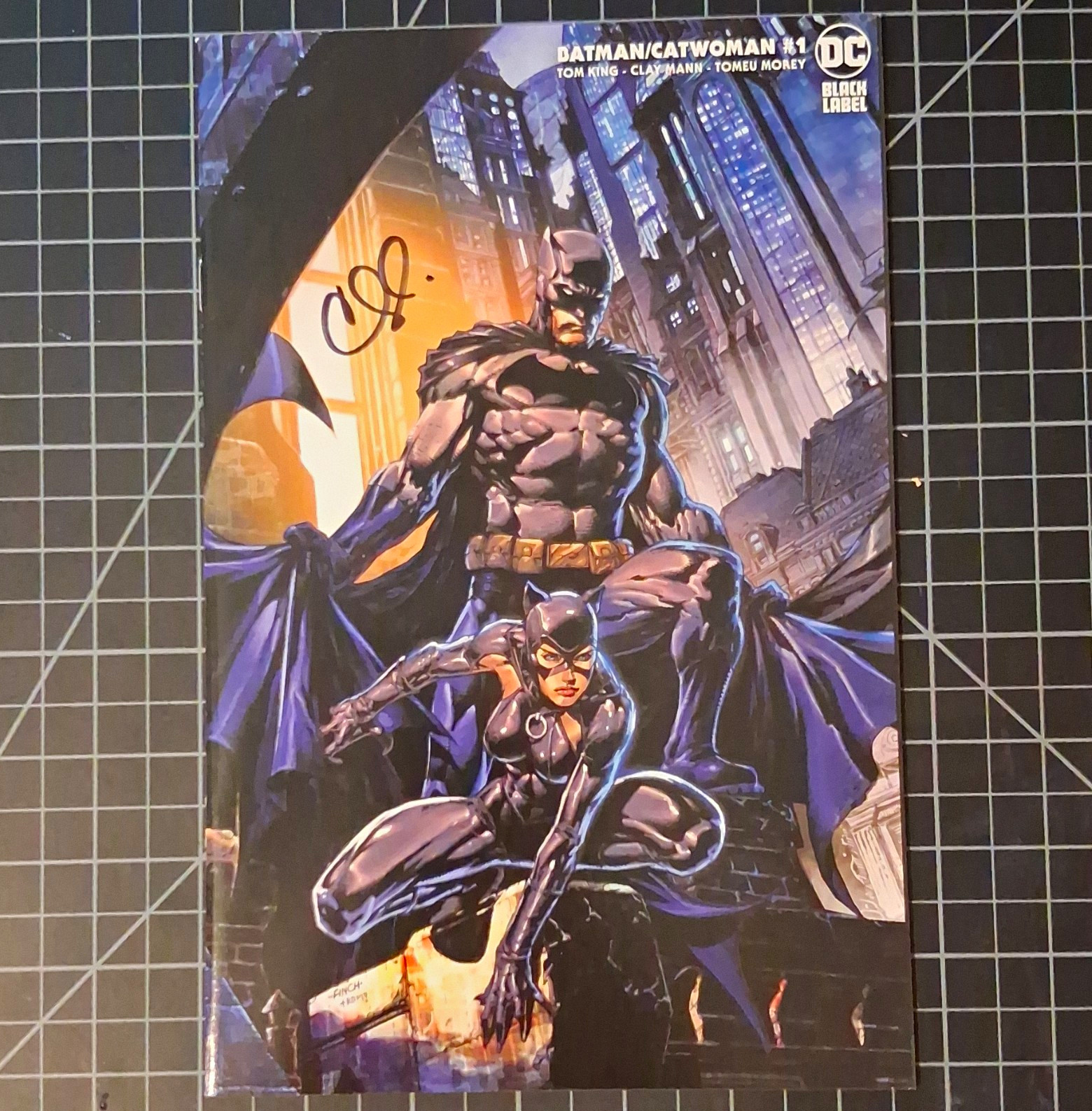 Batman/Catwoman #1 DC Black Label Unknown Comics Variant Signed By Clay Mann