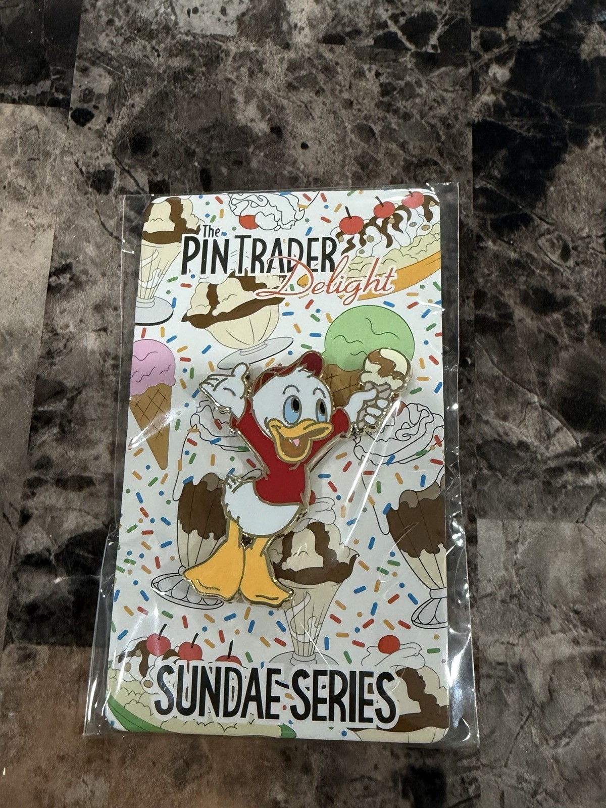 DISNEY DSF DSSH DUCKTALES HUEY PIN TRADERS DELIGHT PTD LE 300
