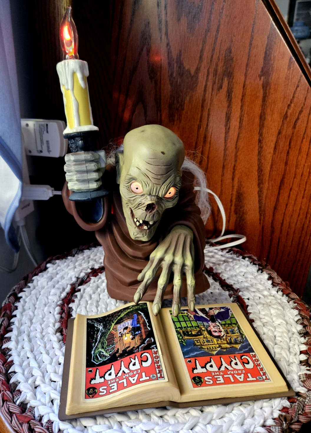 Vintage Tales From The Crypt Keeper Candelabra With Book 1996 Trendmasters-Works