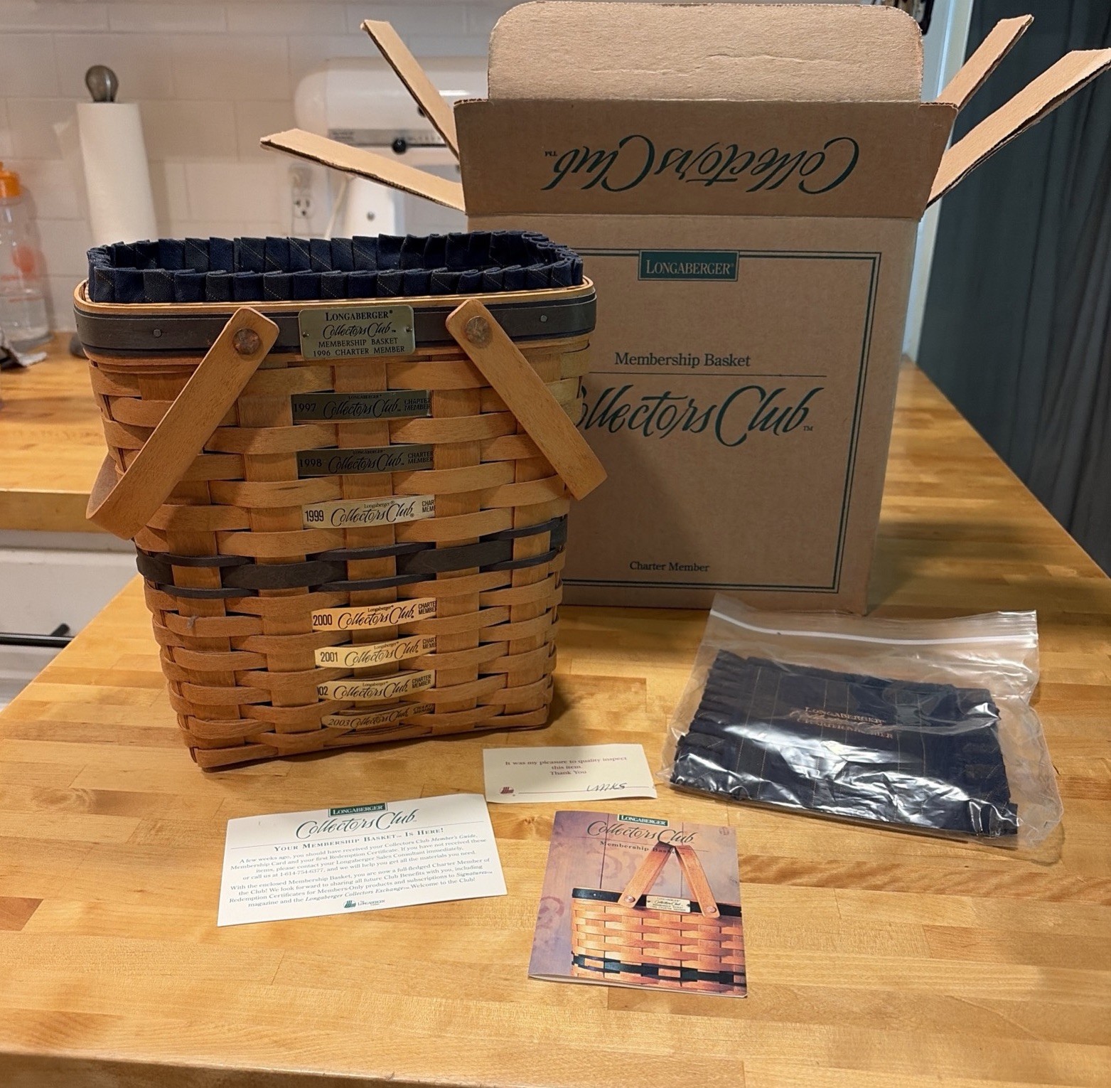 Longaberger 2006 Collectors Club Charter Member Basket w Liner & Protector & Box