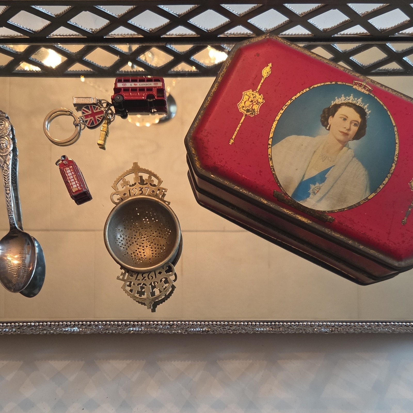 Queen Elizabeth II Coronation Tin  British lot 1939 silver plated spoon
