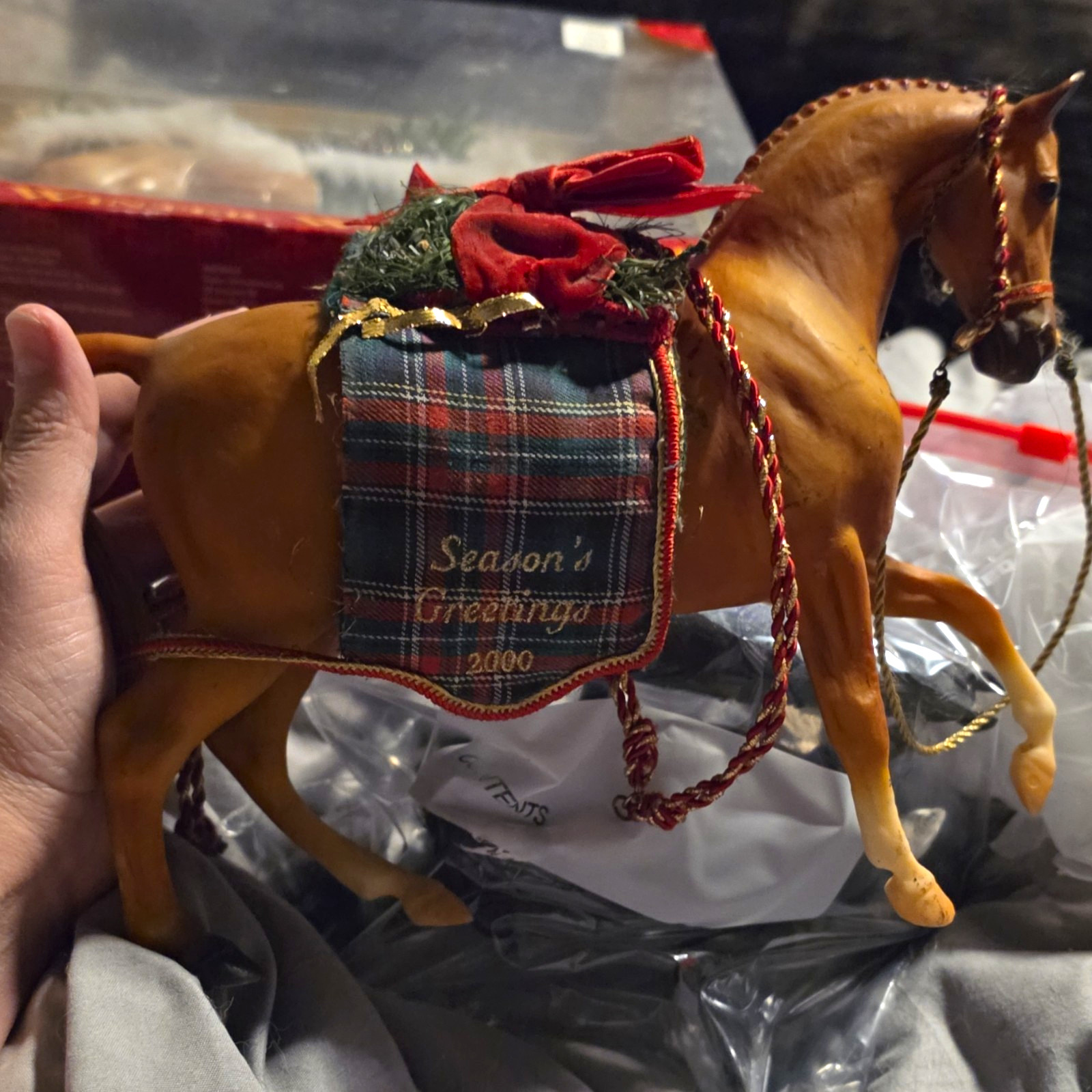 Breyer Traditional Plastic Model Horse Season\'s Greetings 2000 Holiday Edition