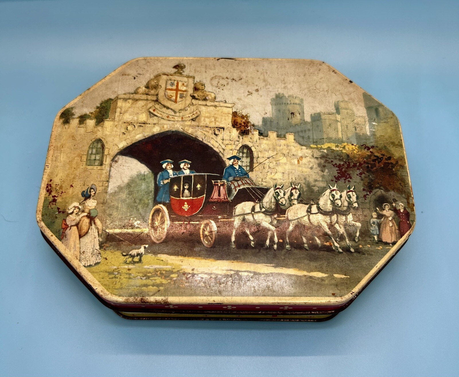 Vintage Thorne\'s Toffee England English Metal Tin Horse Drawn Carriage
