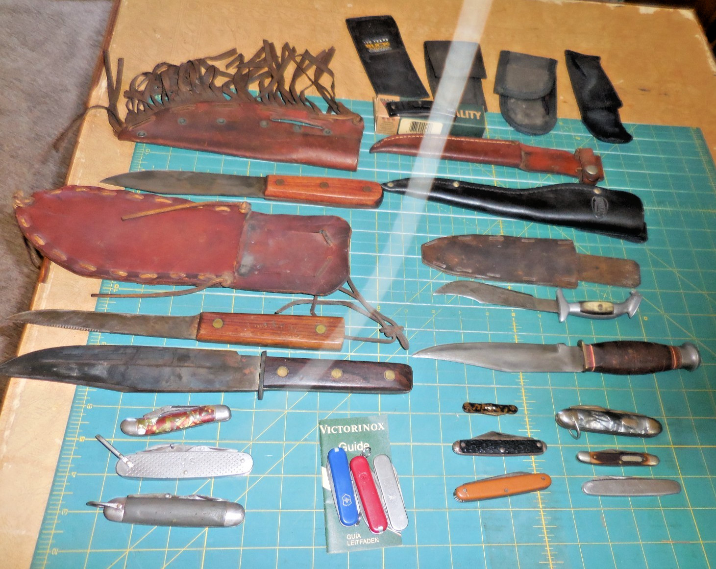 VTG Hunting Knives and old Pocket Knives, AS-IS, Sheaths
