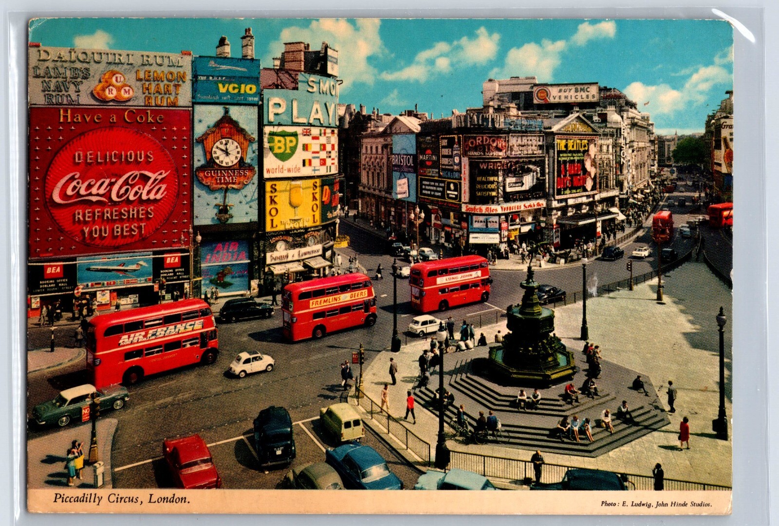 Piccadilly Circus, London, United Kingdom (1978) - Vintage Postcard