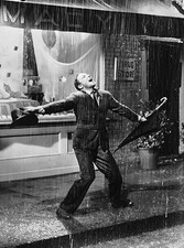 Singing In The Rain 1952 Gene Kelly As Donald Lockwood In The Street 4x6 Pictur picture
