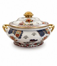 Vintage Oval Lidded Japanese Style Imari Tureen With Gold Accents picture