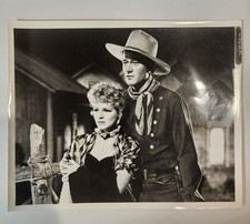 RARE JOHN WAYNE VINTAGE PHOTOGRAPH COLLECTION — 28 PHOTOS + 40 NEGATIVES picture