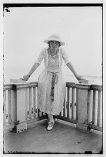 Photo:Galli-Curci Portrait Woman in Lace Dress and Hat, ca. 1920s picture