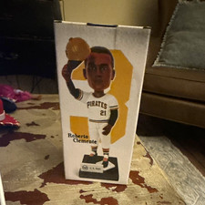 Pittsburgh Pirates Roberto Clemente bobblehead September 15 2026 picture