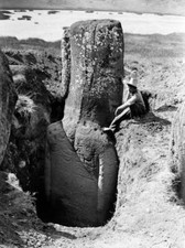 View of the excavation of the back of a statue This statue accordi .. Old Photo picture