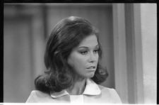 Photo:Mary Tyler Moore 1970s Portrait Television Actress Look picture